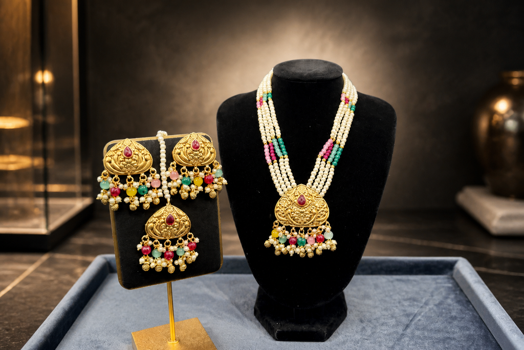 Pearl and antique gold Necklace Set